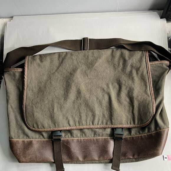 GAP Large Canvas Messenger Bag in Army Green Adjustable Strap Academia Office - Picture 1 of 11